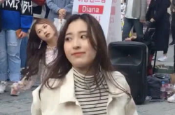 小姐姐膝盖舞,小姐姐们的动感魅力演绎